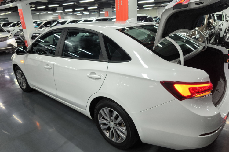 别克 英朗 2019款 18T 自动互联精英型 国VI车身外观4