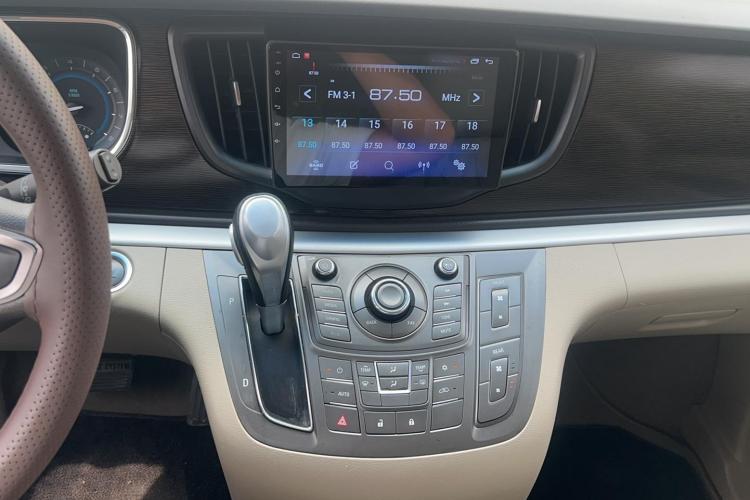 别克GL8 2013款 2.4L CT豪华商务舒适版中控内饰7002