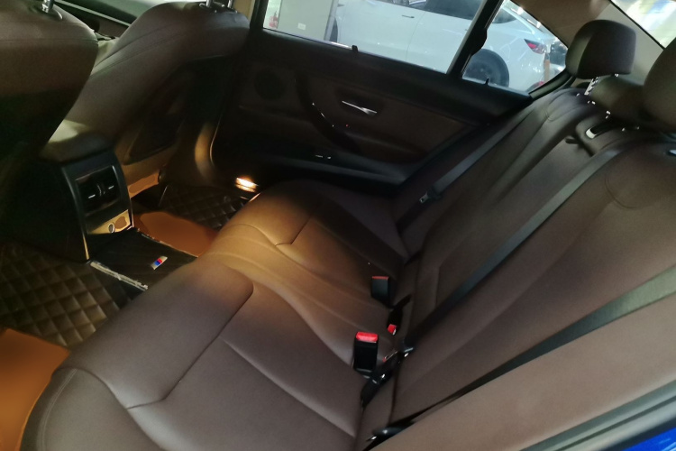 宝马3系 2019款 320Li M运动套装中控内饰7004