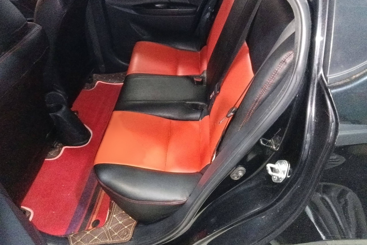 丰田 威驰 2014款 1.3L 手动超值版中控内饰7001