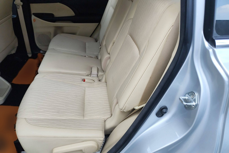 丰田 汉兰达 2018款 2.0T 两驱精英版 5座 国VI中控内饰7002