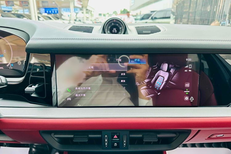 保时捷 2024款 Cayenne 3.0T中控内饰7005