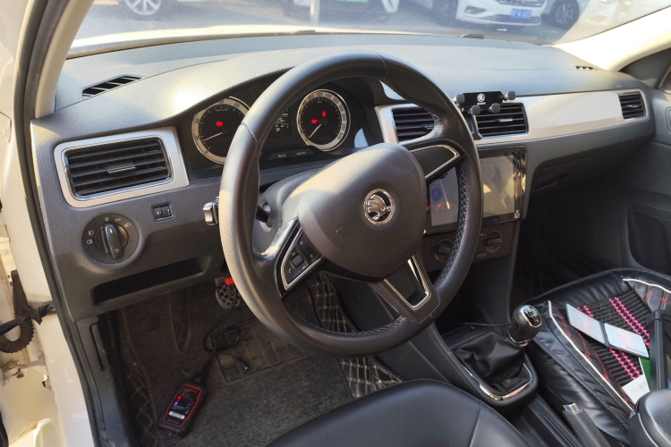 斯柯达 昕锐 2018款 1.6L 手动舒适版中控内饰13