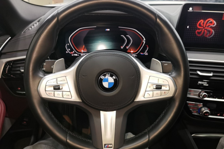 宝马5系 2023款 530Li 领先型 M运动套装中控内饰13