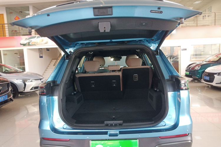 奇瑞 瑞虎8 PLUS C-DM 2025款 1.5T 116km 尊贵型 5座机舱底盘23