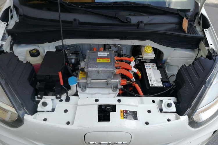 荣威 科莱威CLEVER 2021款 302km新四座超能版机舱底盘24