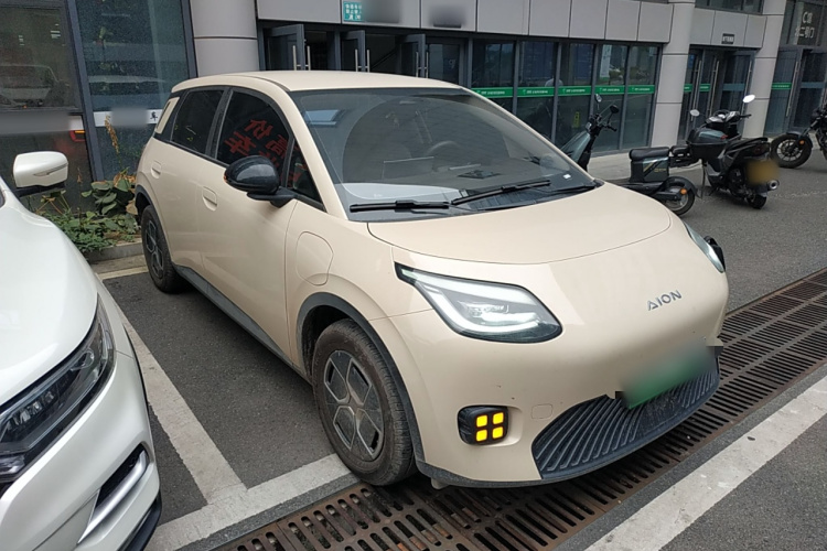 埃安 AION UT 2025款 330星辉版车身外观6002