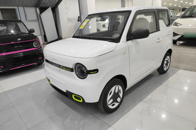 吉利银河 熊猫 2025款 210km 元气熊车身外观1