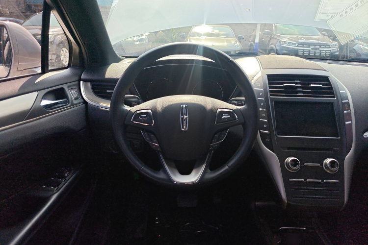 林肯MKC 2019款 2.0T 两驱尊享版 国V中控内饰13