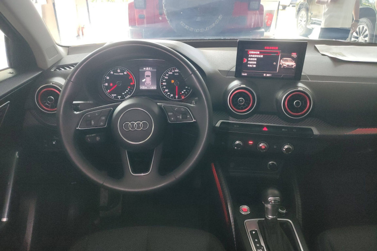 奥迪Q2L 2018款 35 TFSI 上市专享版 国VI中控内饰7002
