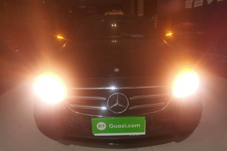 奔驰E级 2017款 E 300 运动型车身外观6001