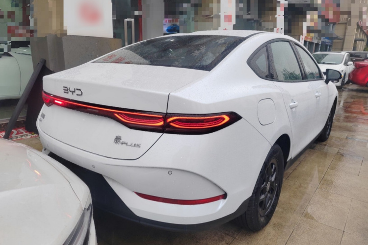 比亚迪 秦PLUS 2025款 DM-i 智驾版 55KM领先型车身外观7