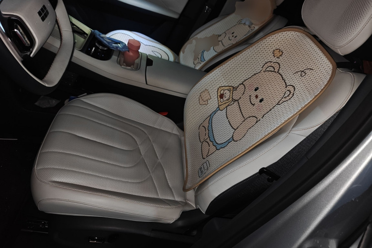 吉利银河 银河星舰7 EM-i 2025款 120km 探索+版中控内饰19