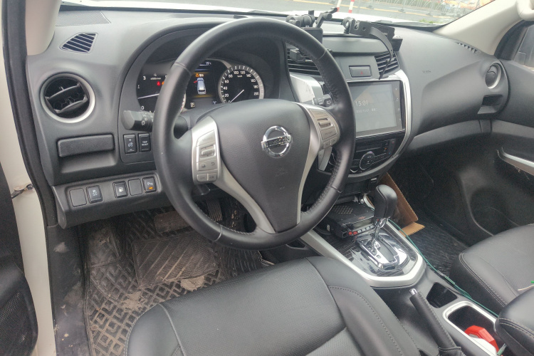 日产 途达 2020款 2.5L XV 4WD 自动四驱旗舰版中控内饰7002