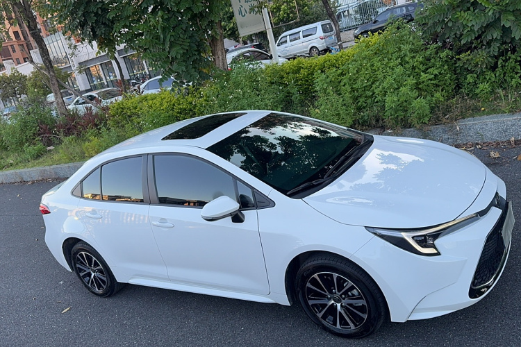 丰田 雷凌 2023款 185T CVT豪华版车身外观6006