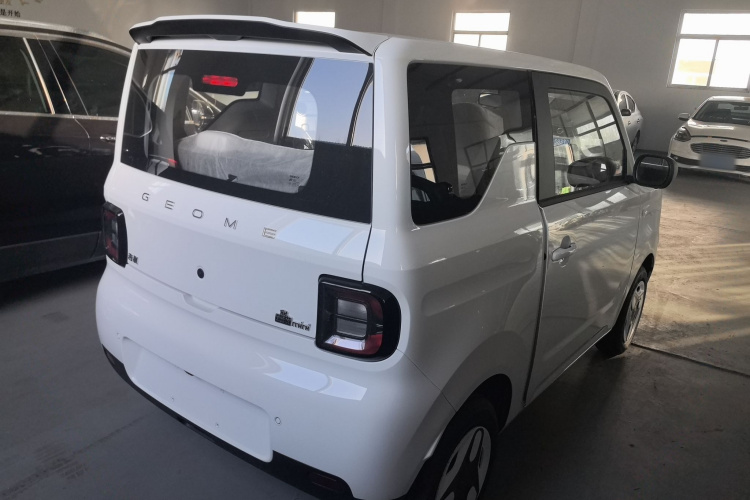 吉利银河 熊猫 2025款 210km 元气熊车身外观7