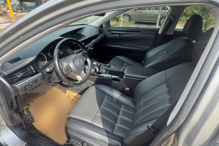 雷克萨斯ES 2015款 200 精英版中控内饰7003