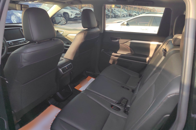 丰田 汉兰达 2021款 2.0T 四驱豪华版 7座中控内饰7001