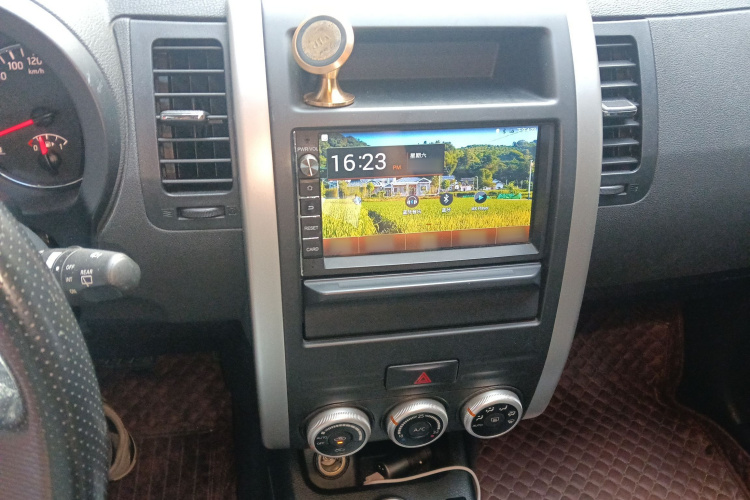 日产 奇骏 2012款 2.5L CVT豪华版 4WD局部细节16