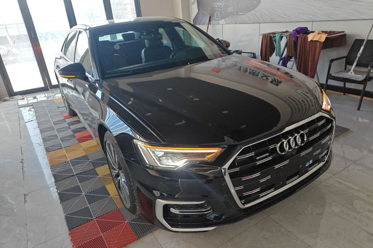 奥迪A6L 2025款 改款 45 TFSI quattro 臻选动感型车身外观3