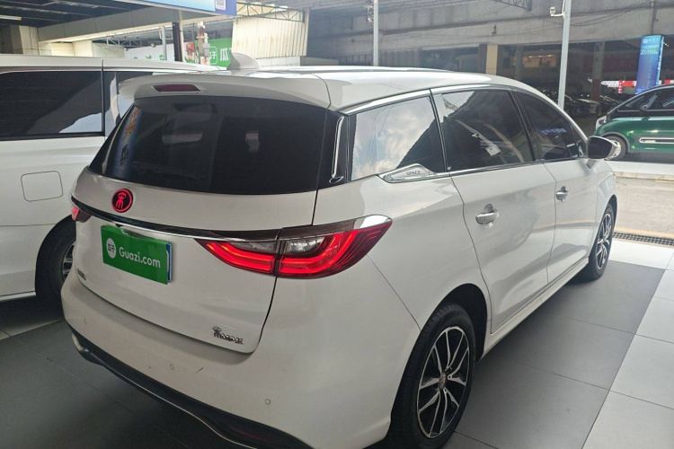 比亚迪 宋MAX 2018款 1.5T 自动智联豪华型 6座车身外观6005