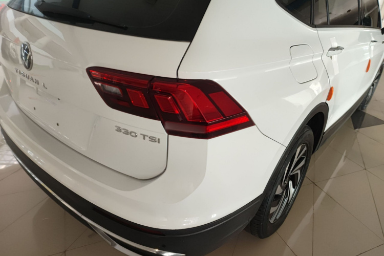 大众 途观L 2023款 330TSI 自动两驱舒享版车身外观9