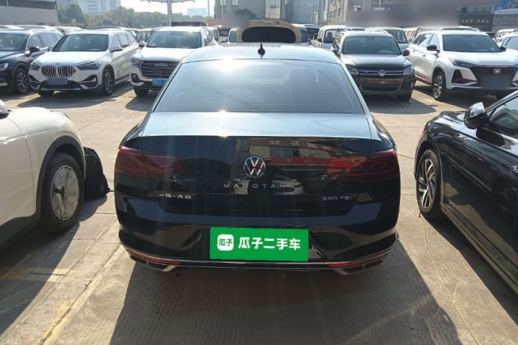 大众 迈腾 2023款 200万辆纪念版 330TSI DSG领先型车身外观6