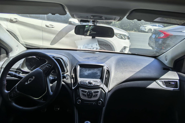 奇瑞 艾瑞泽5 2018款 1.5L 手动致敬青春版中控内饰7001