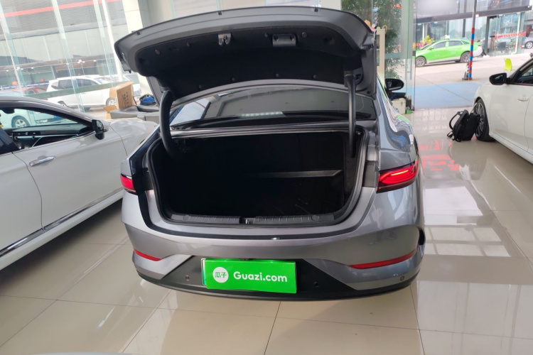 比亚迪 秦PLUS 2025款 EV 智驾版 510KM领先型机舱底盘23