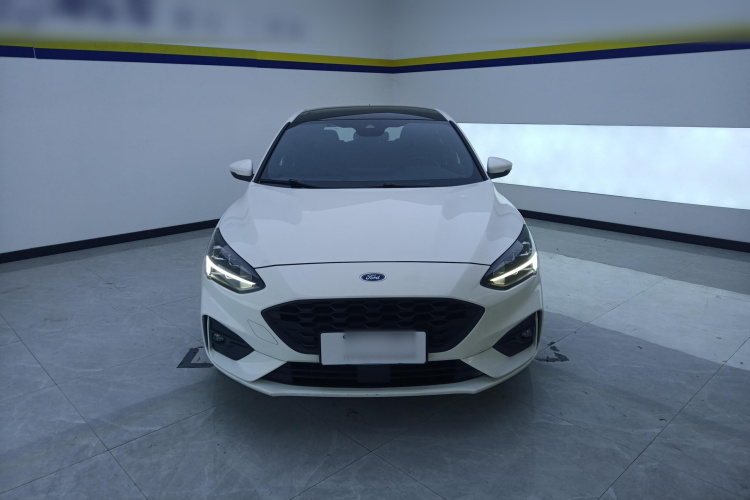 福特 福克斯 2021款 两厢 EcoBoost 180 自动ST Line车身外观2