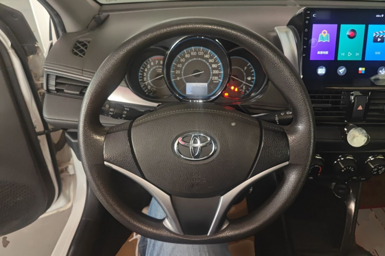 丰田 威驰 2014款 1.5L 手动智尚版中控内饰13