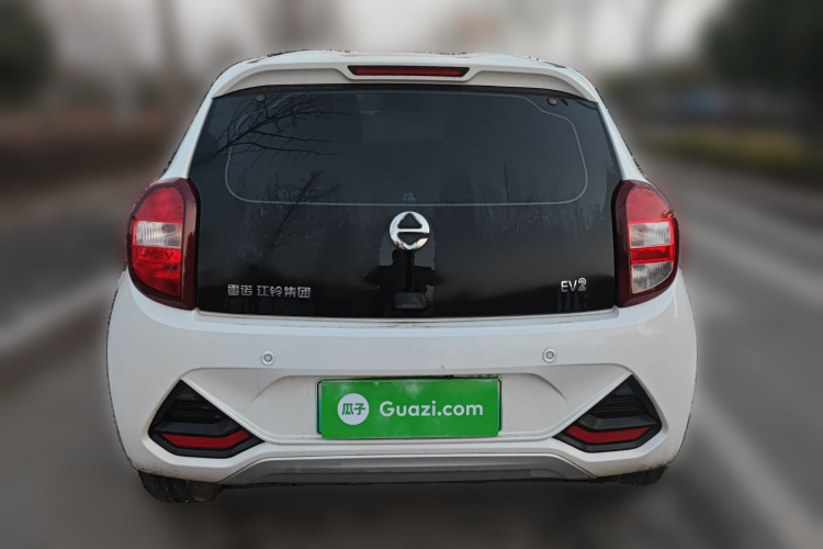 江铃集团新能源 易至EV2 2022款 心动版车身外观6