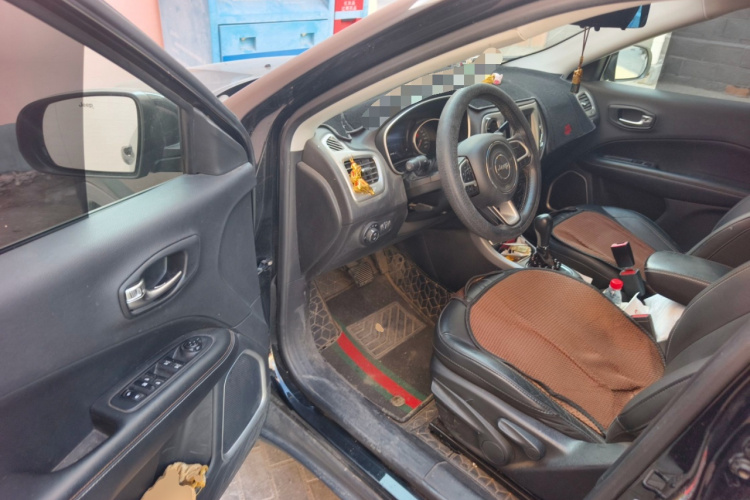 Jeep 指南者 2017款 200T 自动家享版中控内饰20