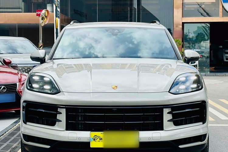 保时捷 2024款 Cayenne 3.0T车身外观6004
