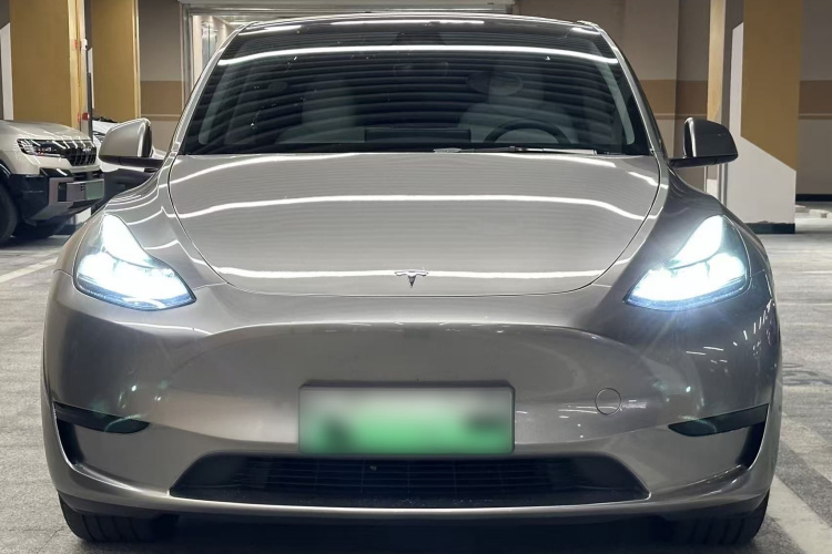 特斯拉 Model Y 2024款 后轮驱动版车身外观2