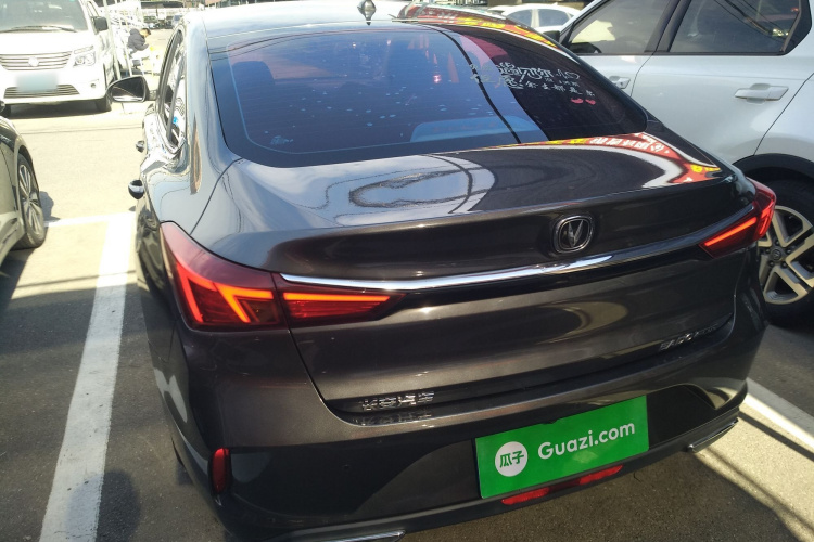 长安 逸动 2021款 PLUS 1.6L GDI 手动豪华型车身外观6004