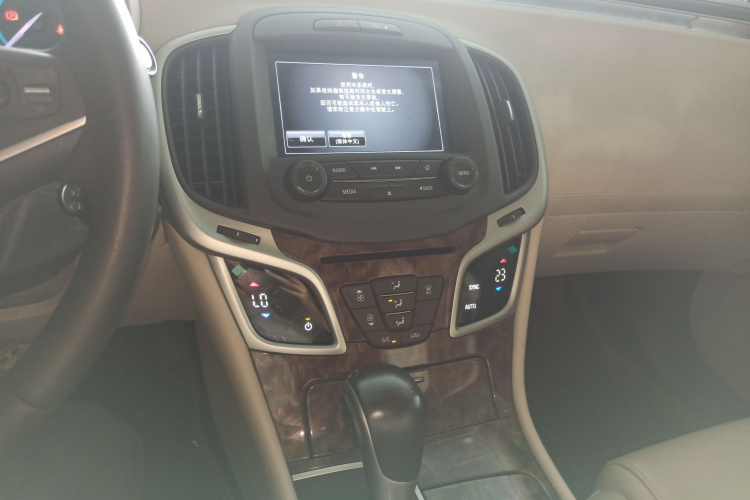 别克 君越 2013款 2.4L SIDI领先舒适型局部细节16