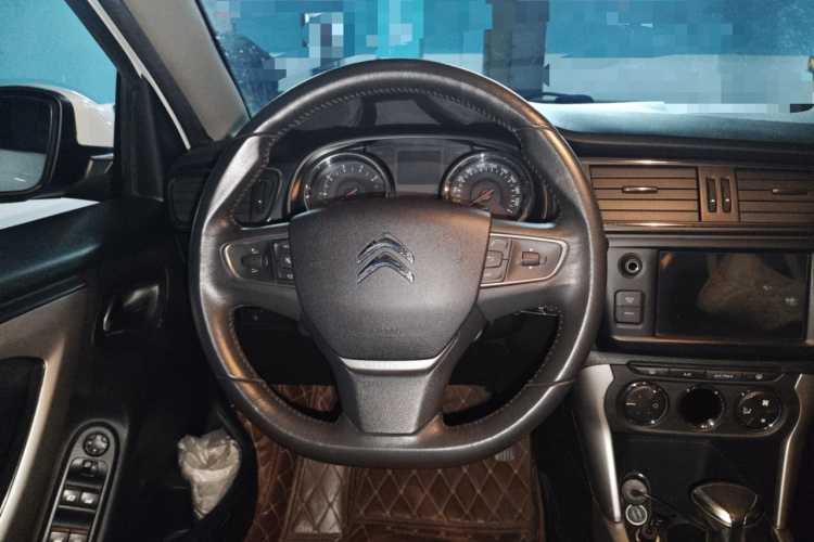 雪铁龙C3-XR 2015款 1.6THP 自动先锋型局部细节13