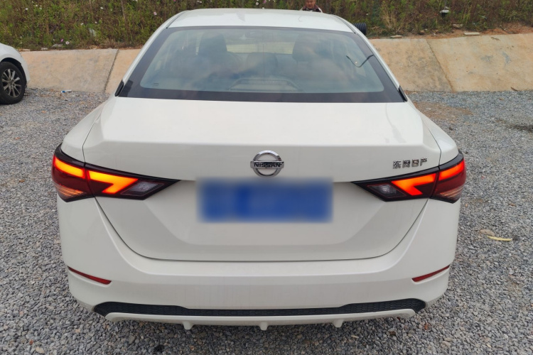 日产 轩逸 2021款 1.6L XL CVT悦享版车身外观6