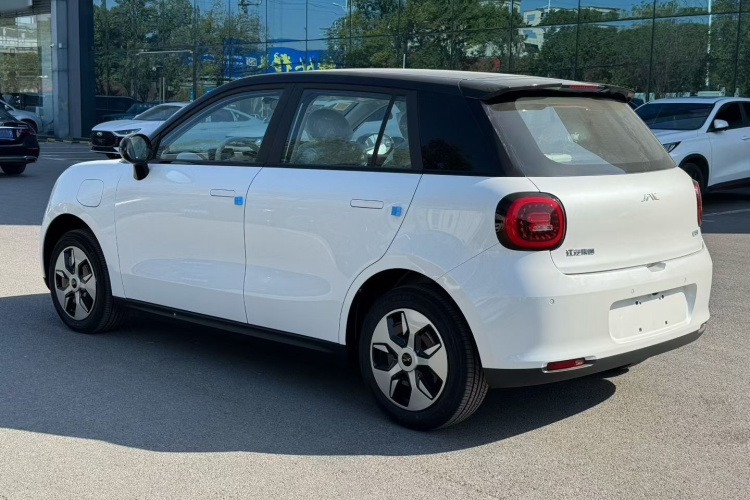 江淮钇为 钇为3 2024款 挚爱版 330km Air车身外观6002