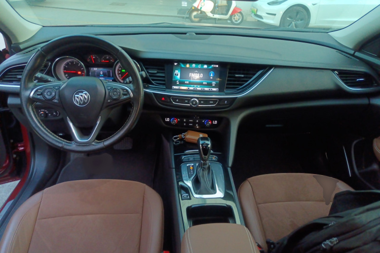 别克 君威 2017款 20T 精英型中控内饰7002