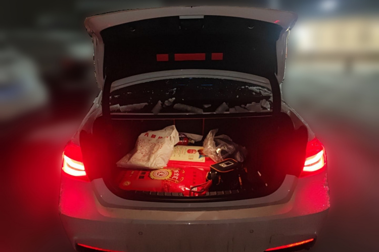 宝马3系 2019款 320i M运动曜夜版中控内饰23