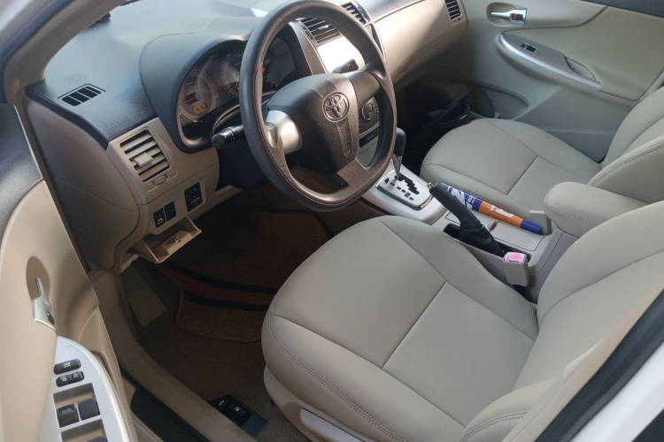 丰田 卡罗拉 2011款 1.8L CVT GL-i中控内饰7003