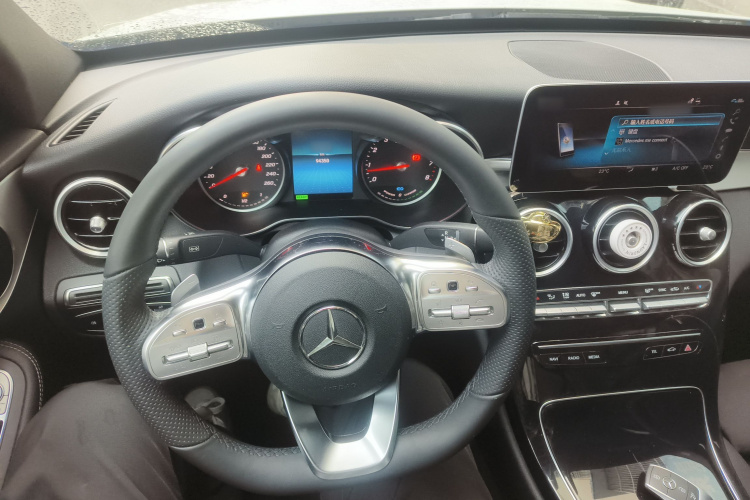 奔驰C级 2019款 C 260 运动版 4MATIC局部细节13