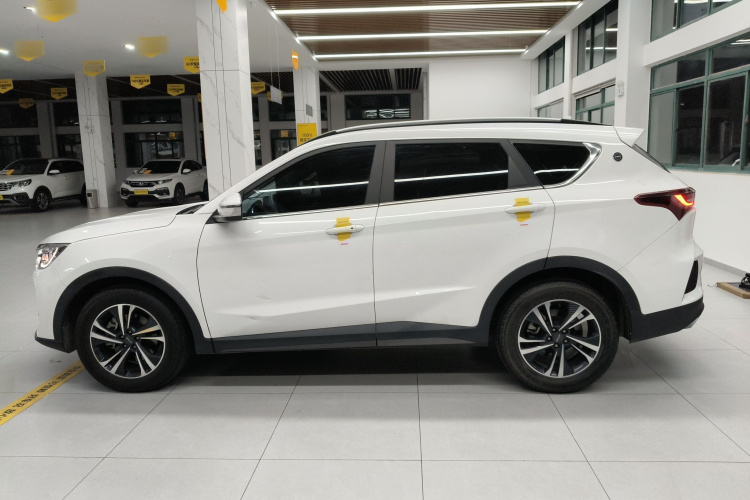 捷途X70 2023款 1.5T DCT超越PRO版 5座车身外观4