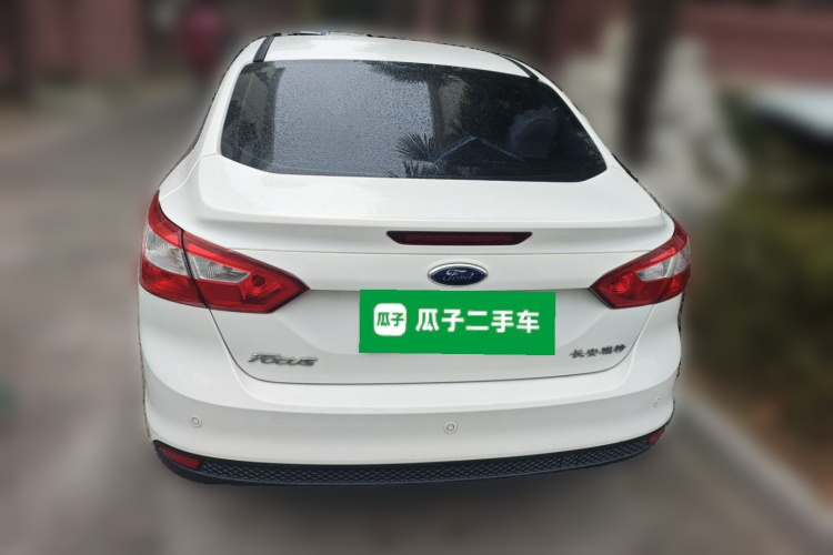 福特 福克斯 2012款 三厢 1.6L 自动风尚型车身外观6004