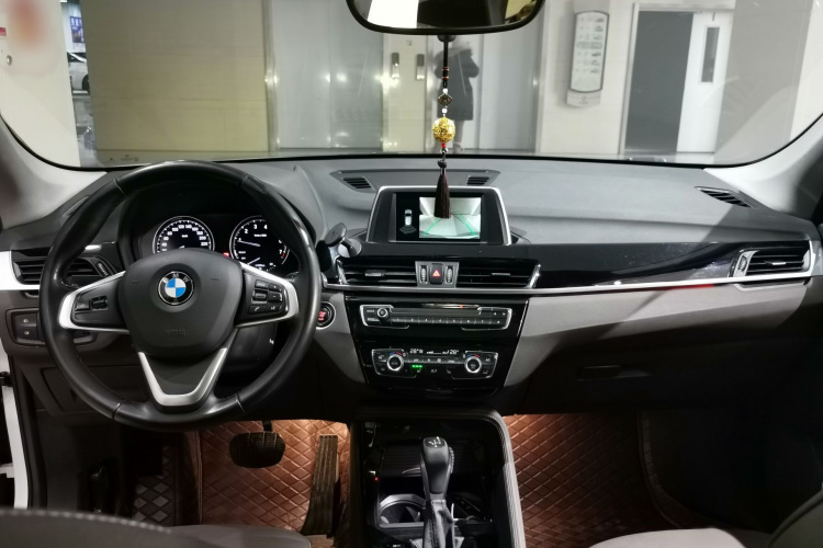 宝马X1 2018款 sDrive18Li 尊享型中控内饰7003