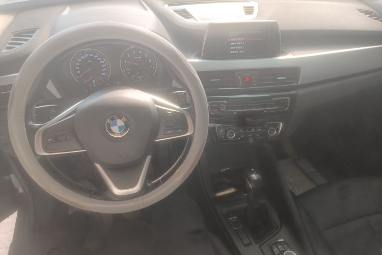 宝马X1 2019款 sDrive18Li 时尚型中控内饰12