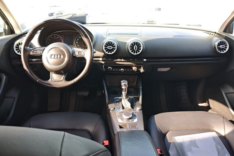 奥迪A3 2016款 Limousine 35 TFSI 领英型中控内饰12