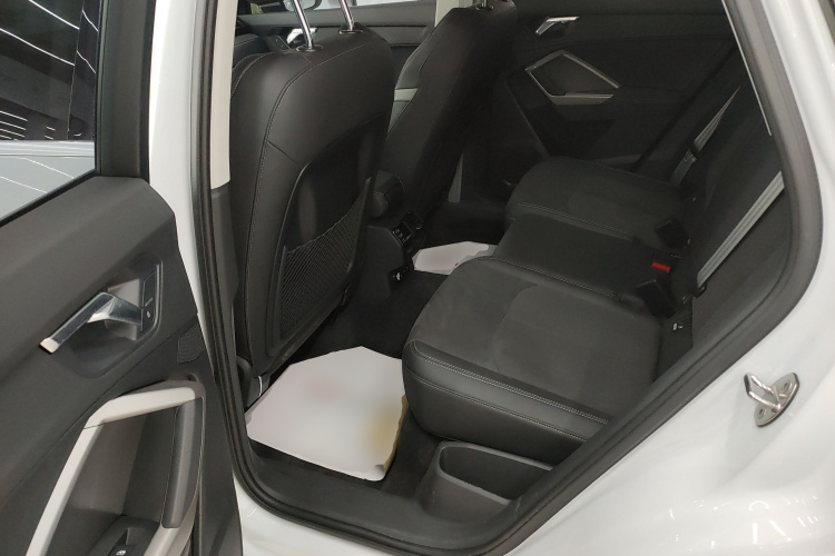 奥迪Q3 2023款 35 TFSI 时尚动感型（1.5T）中控内饰7004